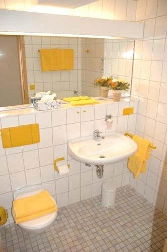 Hotel Pfaelzer Hof, Zum Schokoladengiesser Rodalben Kültér fotó
